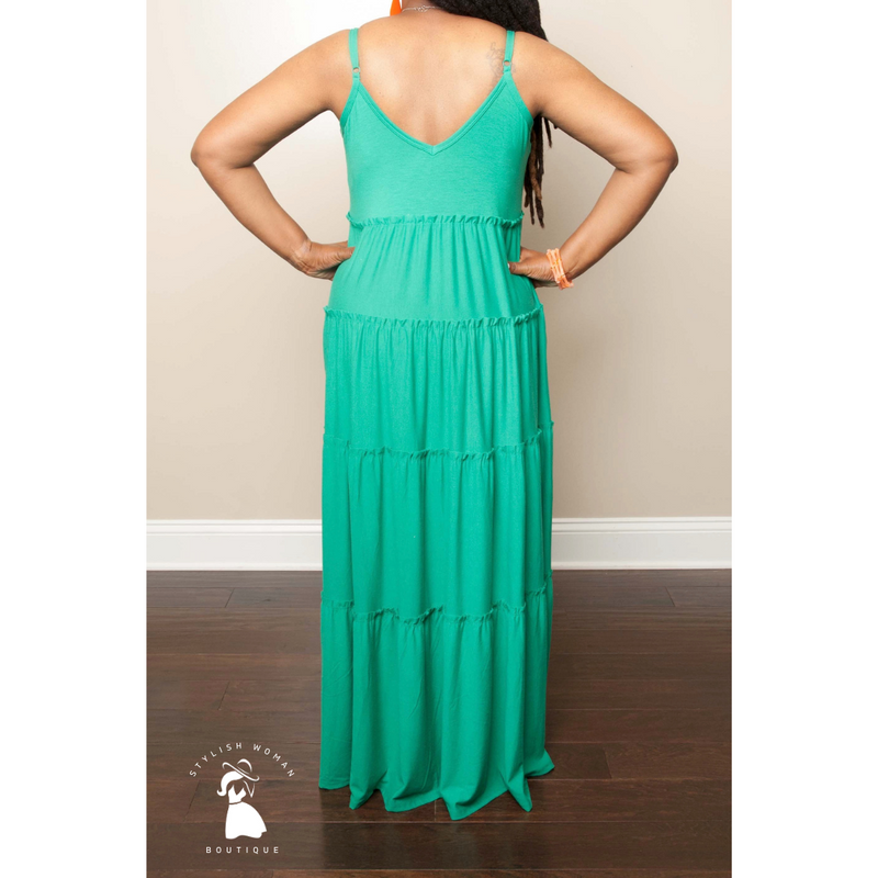 Kelly Green V-Neck Tiered Cami Maxi Dress Large (Sizes 10-12) Kelly Green V-Neck Tiered Cami Maxi Dress Large (Sizes 10-12)